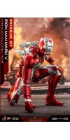 Iron Man 2 - Iron Man Mark V (5) 1/6th Scale Hot Toys Die-Cast Action Figure