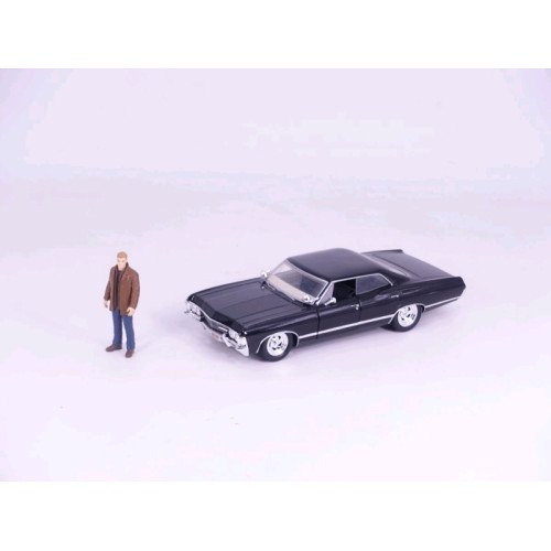 Supernatural - '67 Chevy Impala with Dean 1:24 Scale Hollywood Ride