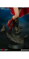 Superman - Supergirl Premium Format 1:4 Scale Statue