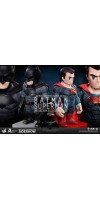 Batman vs Superman: Dawn of Justice - Batman Artist Mix Hot Toys Figure