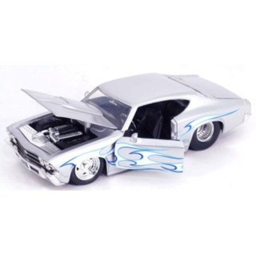 Big Time Muscle - Chevy Chevelle SS 1969 Silver 1:24 Scale Diecast Vehicle