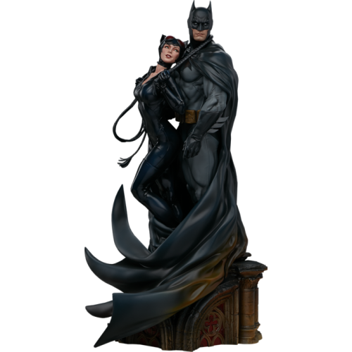 Batman - Batman and Catwoman 20 Inch Diorama Statue