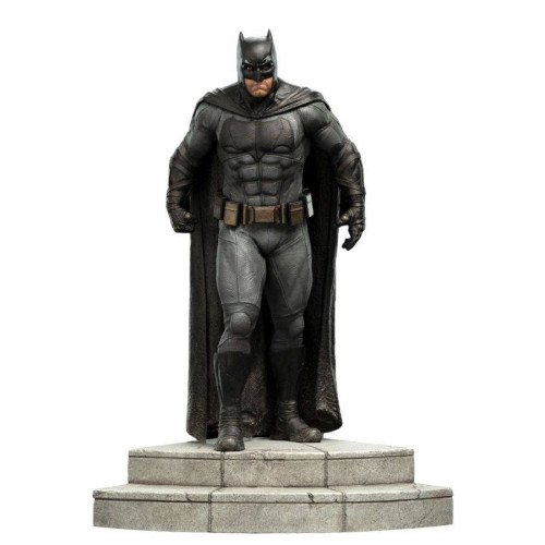 Justice League (2017) - Batman Statue