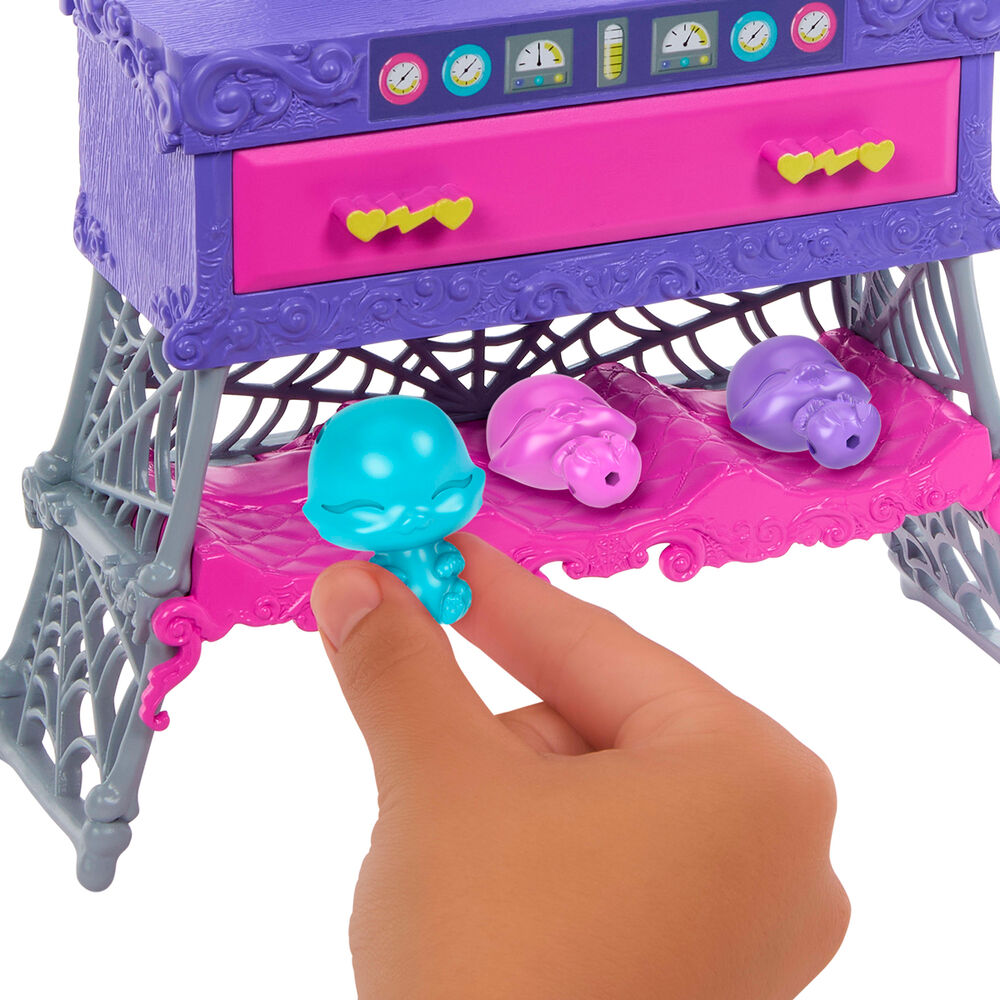 Monster High Frankie Stein + Laboratory doll - Image 6