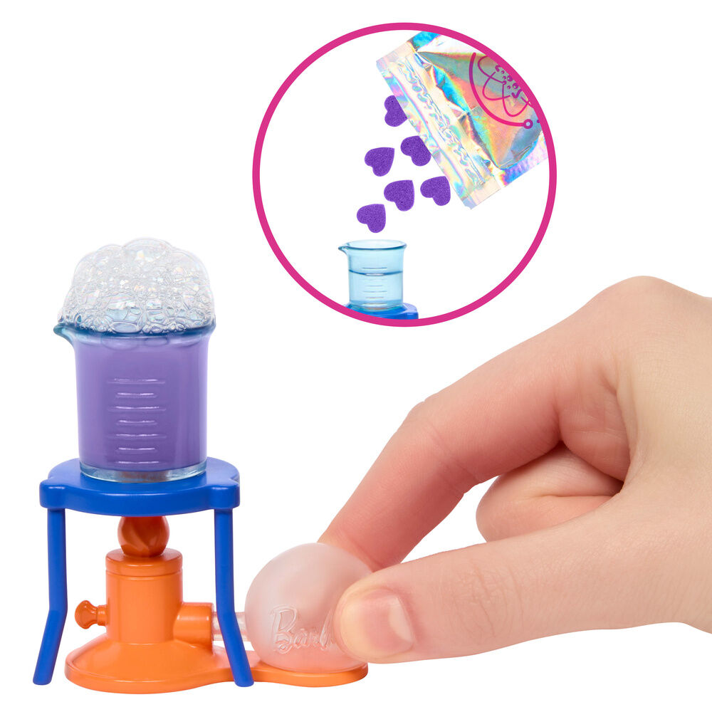 Barbie Scientific doll - Image 4