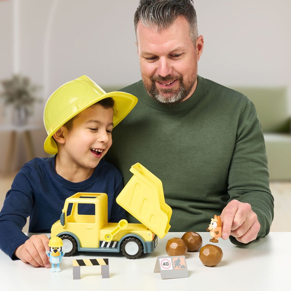 Bluey Dump Truck + figures - Image 7