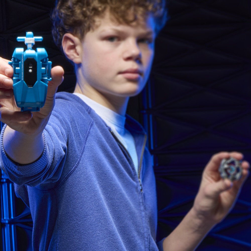Beyblade X Cobalt Dragoon 2-60C Premium set launcher with rope and top - Image 4