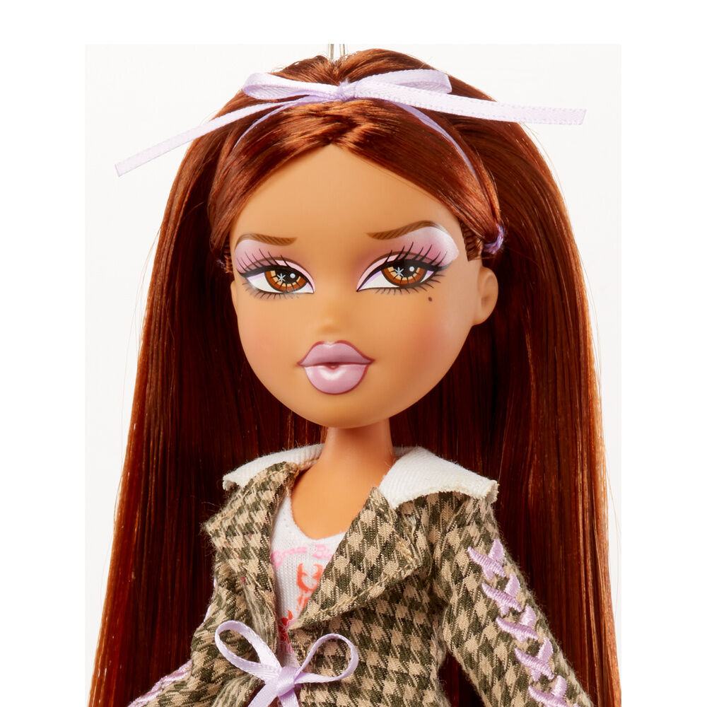 Bratz Stylin Yasmin doll + t-shirt - Image 4