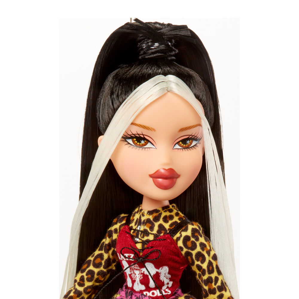Bratz Stylin Jade doll + t-shirt - Image 5