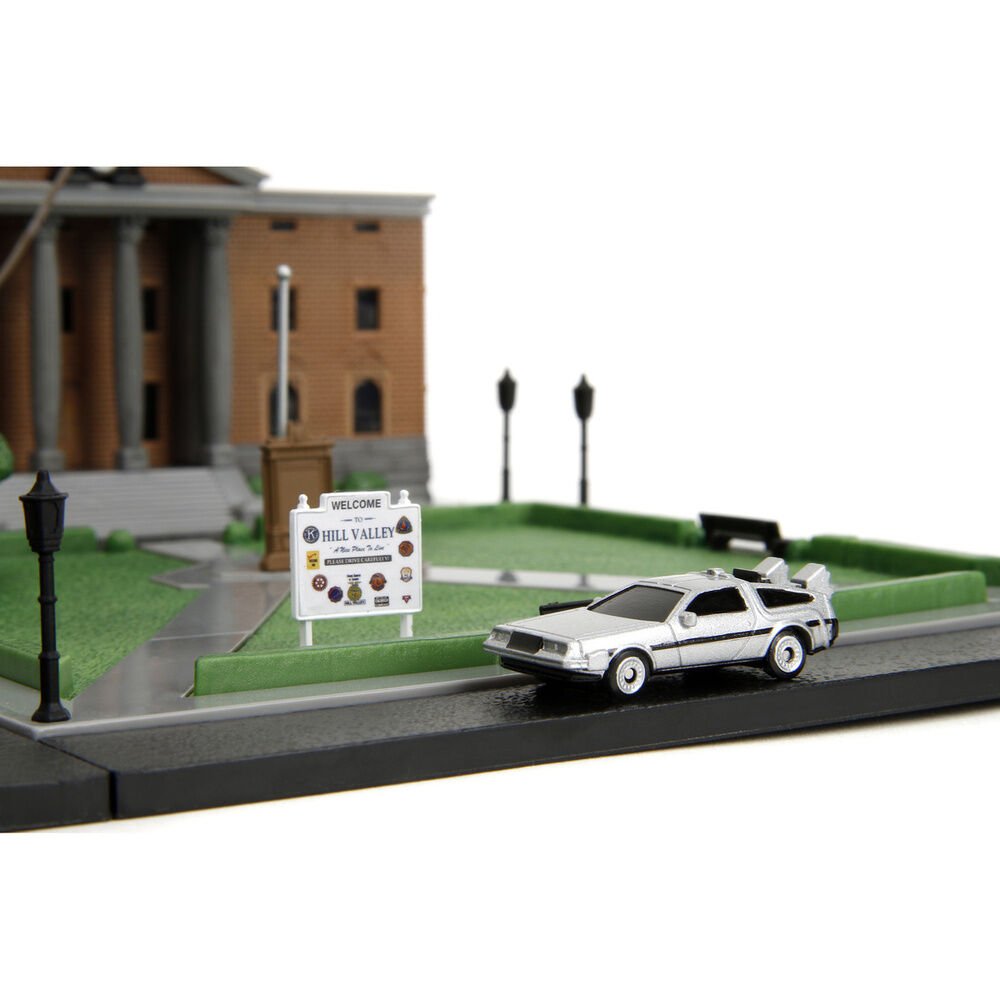 Back To The Future Hill Valley Court Square diorama replica - Image 5