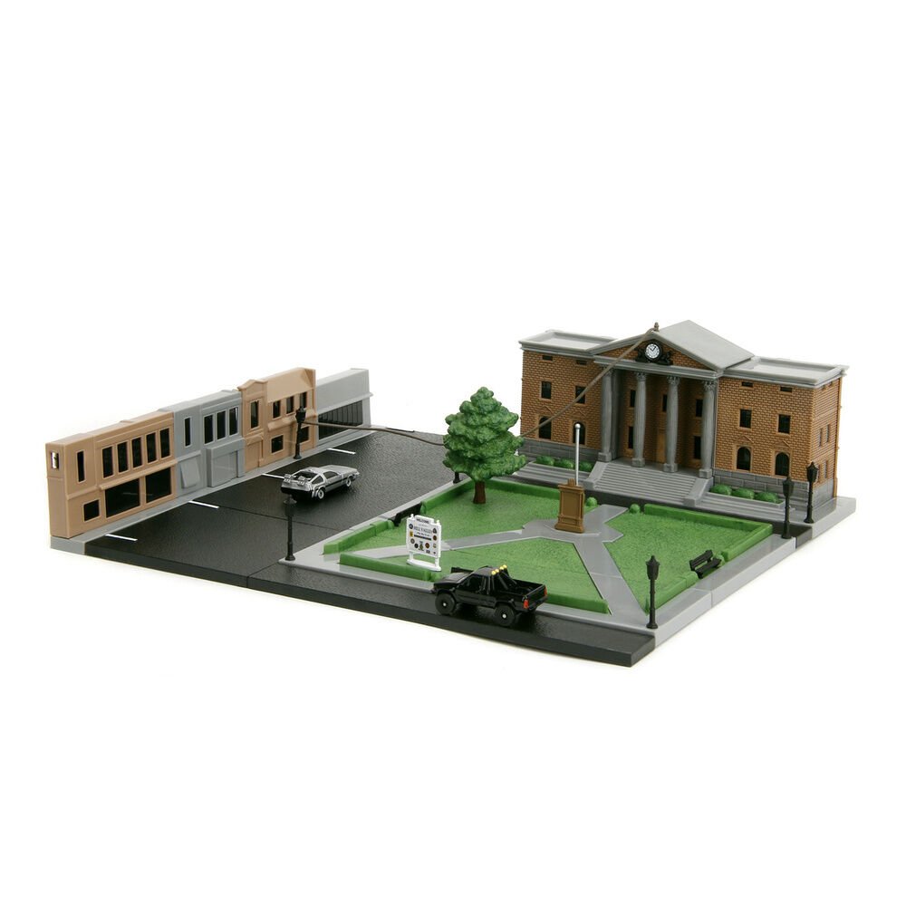 Back To The Future Hill Valley Court Square diorama replica - Image 6