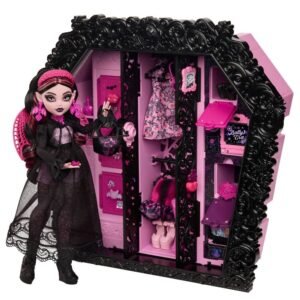 Monster High Ultimate Skulltimate Draculaura doll and wardrobe